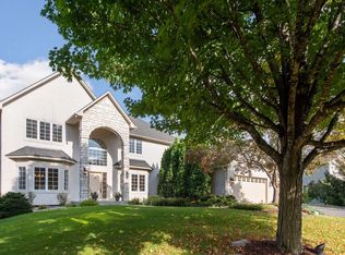 9677 Jonathan Ln, Eden Prairie, MN 55347