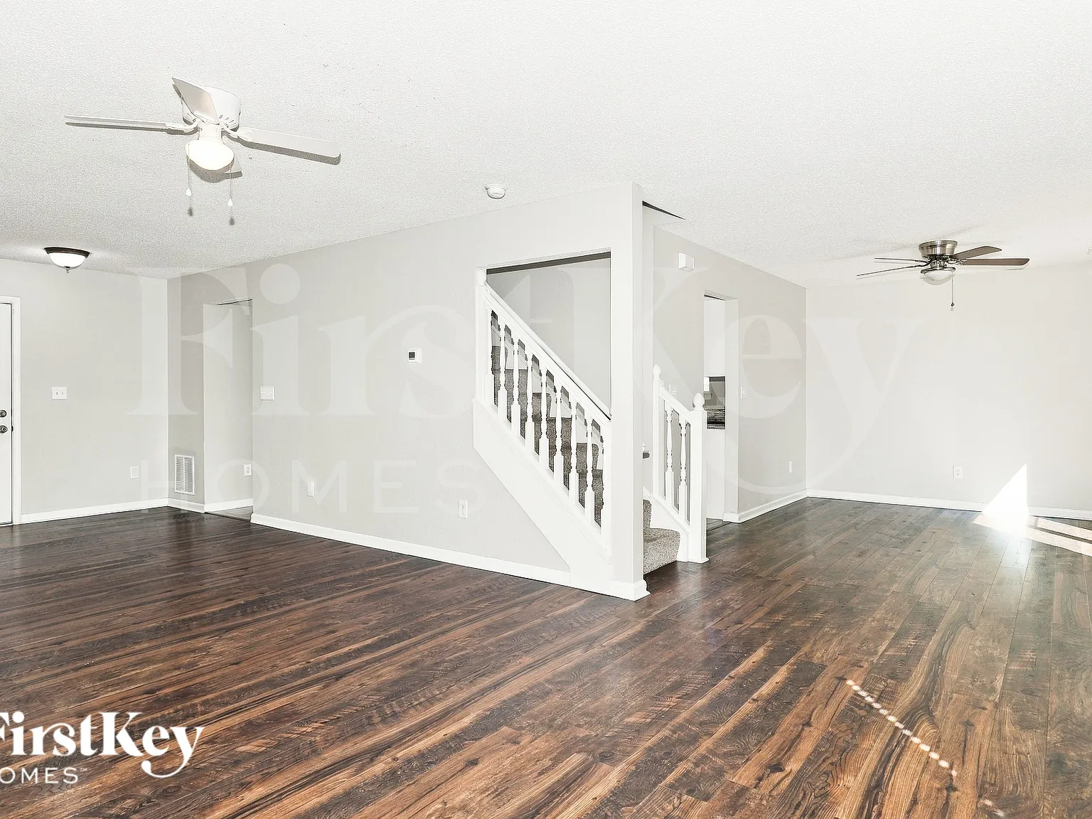 4 bed, 2.5 bath, 2108 sqft, $2,090 — Photo 3
