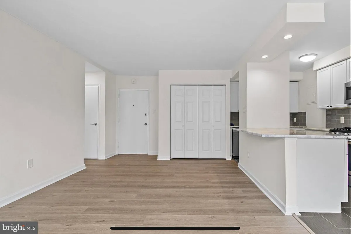 Building Photo - 2101 Chestnut St #416