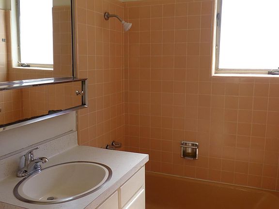 4th image of 14 Gaviota Ave