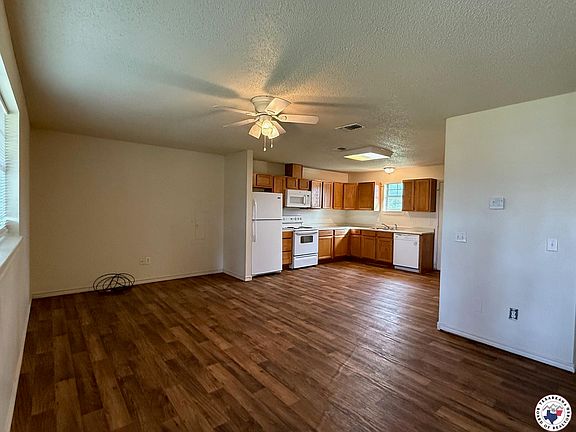 2nd image of 488 E Grizzly Dr