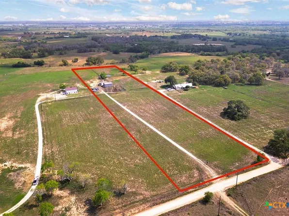 2998 County Road 302, Floresville, TX 78114