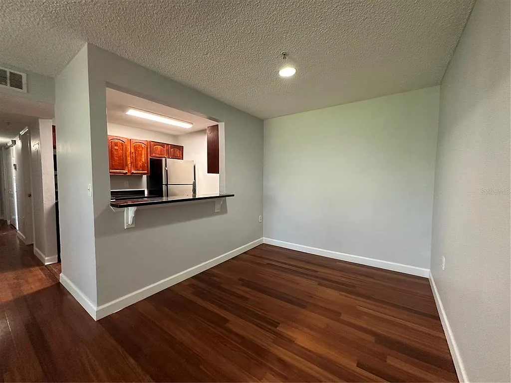 3 bed, 2.0 bath, 993 sqft, $1,700 — Photo 4