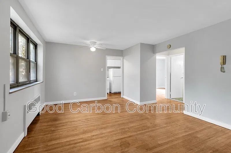 2 bed, 1.0 bath, $1,295 — Photo 2