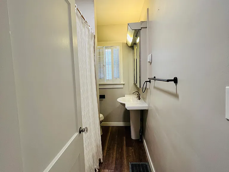 361 S Logan St #A — Photo 15