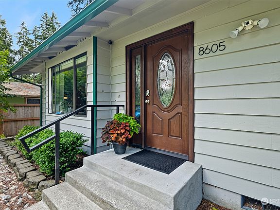 2nd image of 8605 Lake Forest Drive SE