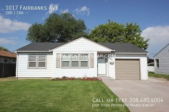 Adorable Single Level Home with Fenced Yard and Garage! — Photo 1