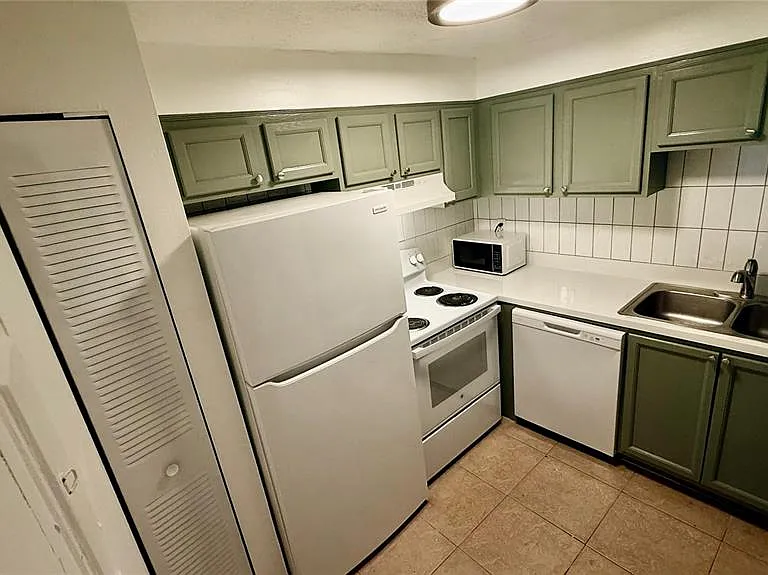 6519 W Newberry Rd #1004 — Photo 5