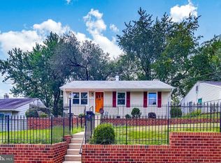 7208 Roanne Dr, Oxon Hill, MD 20745