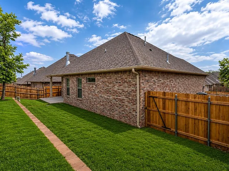 2809 Tranquilo Ln — Photo 43