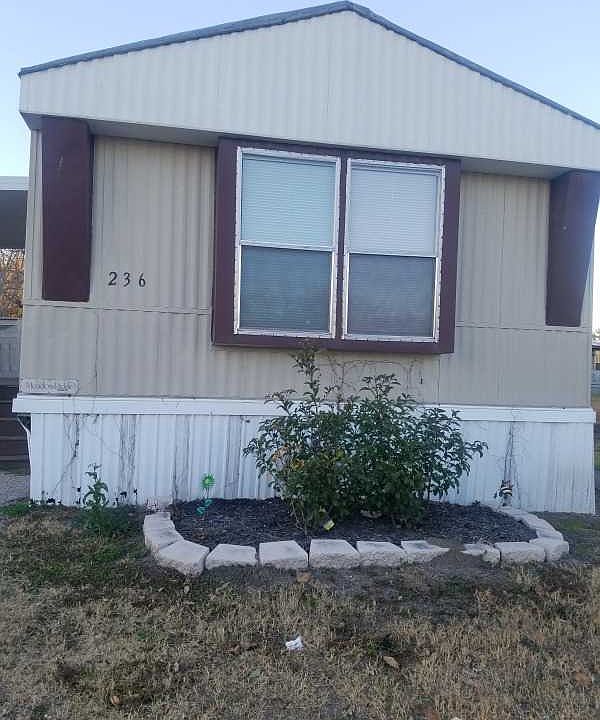 1st image of 4831 Surveyor St