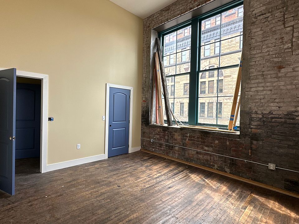 Building Photo 4