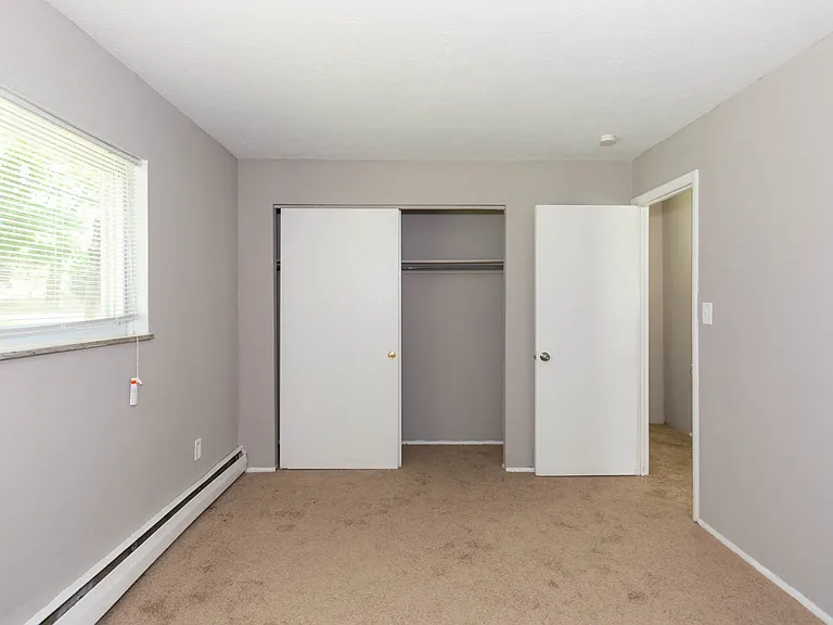 Kensington Club Apartments — Photo 13