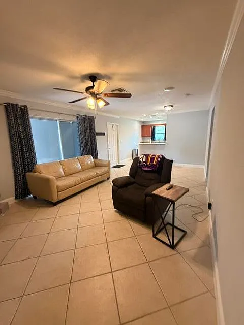 2 bed, 1.0 bath, 864 sqft, $1,875 — Photo 4