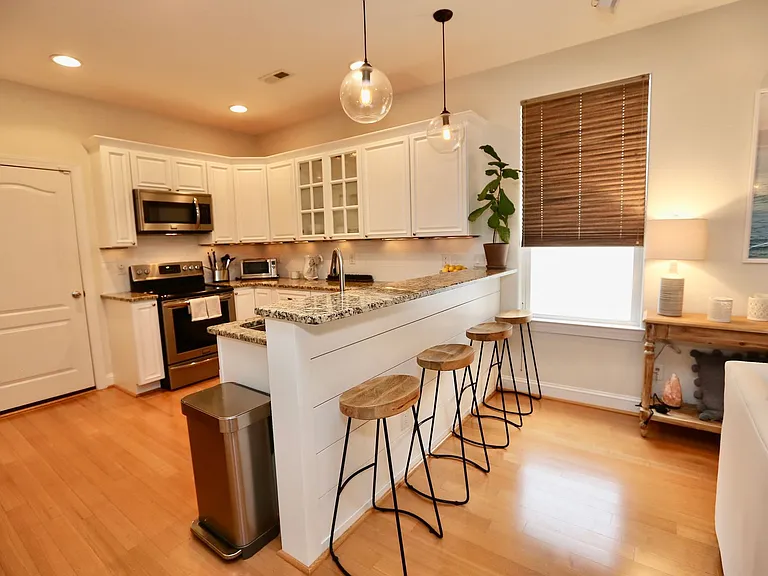 613 Lake Dr — Photo 14