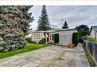 2nd image of 128 Markham Ave