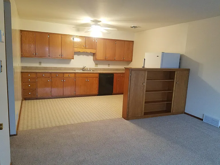 4915 Gordon Ave — Photo 3