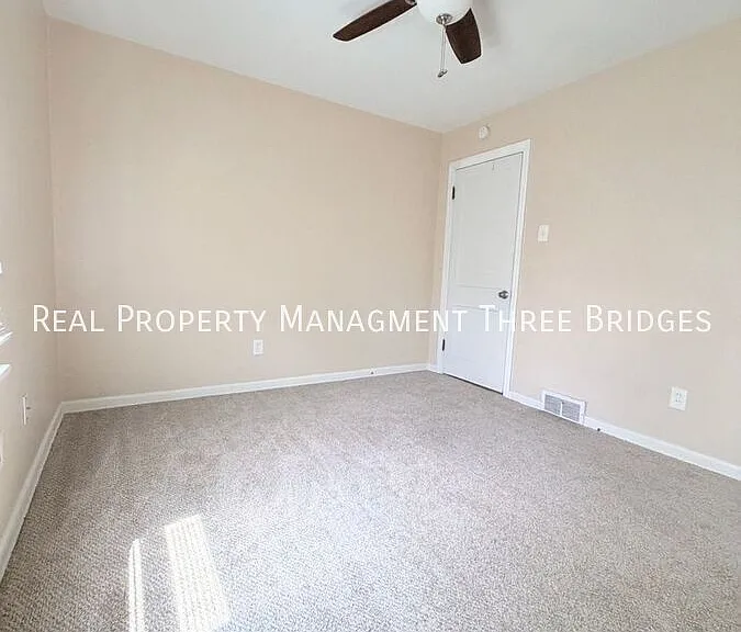 3208 Dix Ave — Photo 5