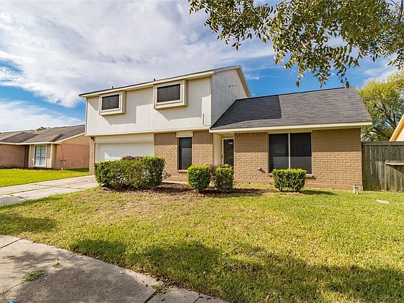 3rd image of 4937 Deerwood Cir
