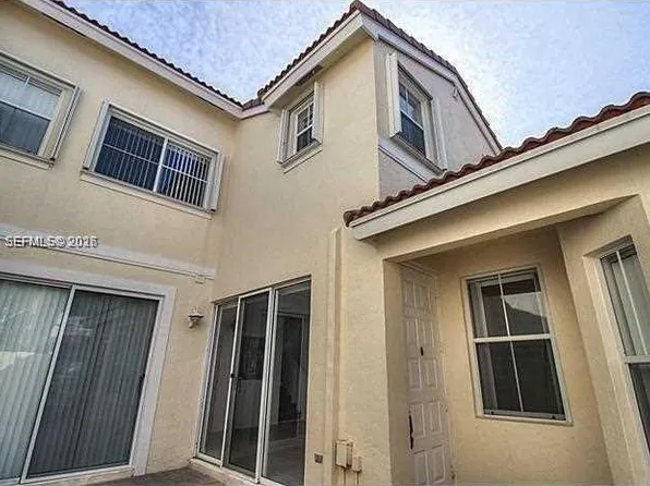 960 Corkwood St, Hollywood, FL 33019