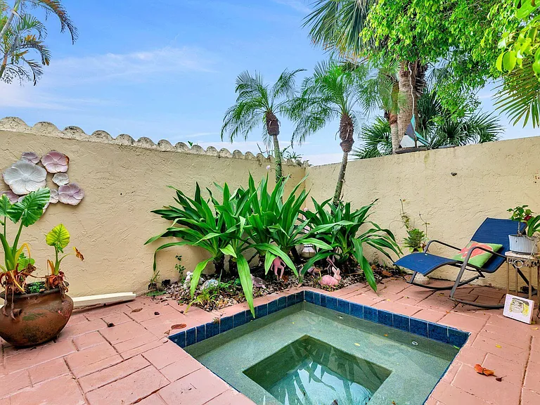 9358 Heathridge Dr — Photo 23