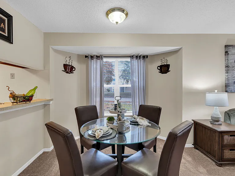 Woodlake Apartments — Photo 22