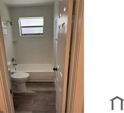 5825 NW 22nd Ct — Photo 3