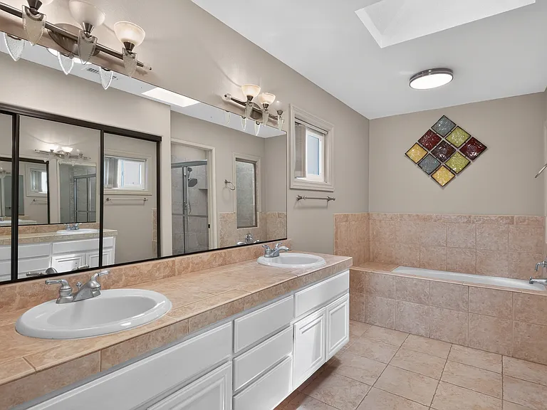 12137 Putting Green Row — Photo 33