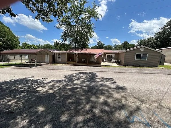 146 Lakeshore Dr, Springville, TN 38256