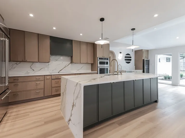 2418 Grandview Dr — Photo 9