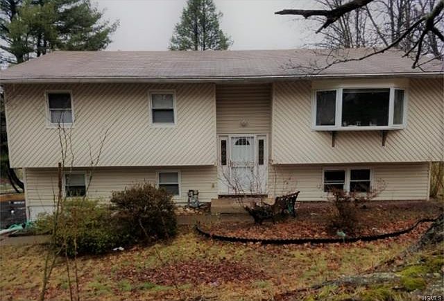 1st image of 61 Gerardine Pl