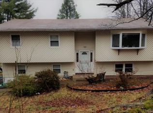 61 Gerardine Pl, New City, NY 10956