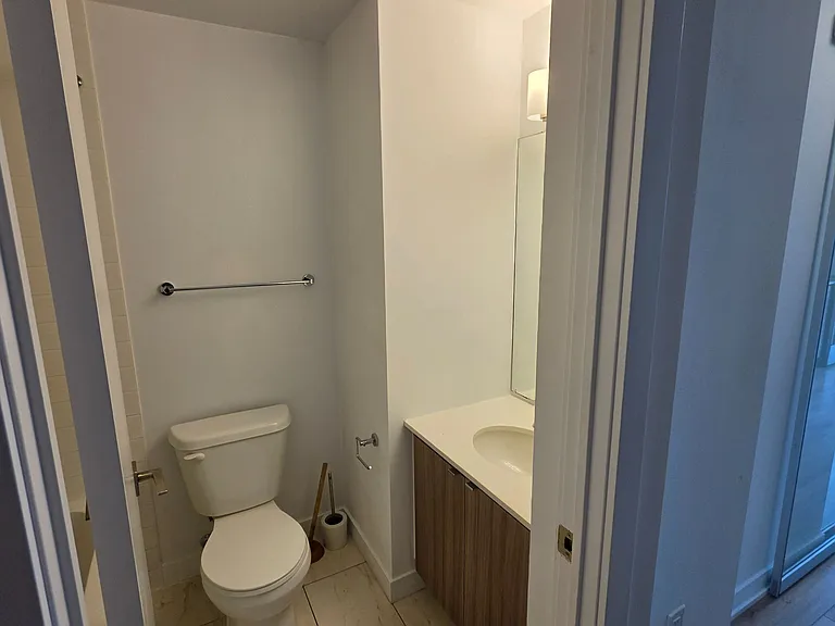 2433 Dufferin St #208 — Photo 18