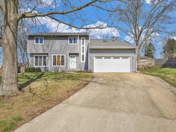 4 Genevieve Ln, Champaign, IL 61822