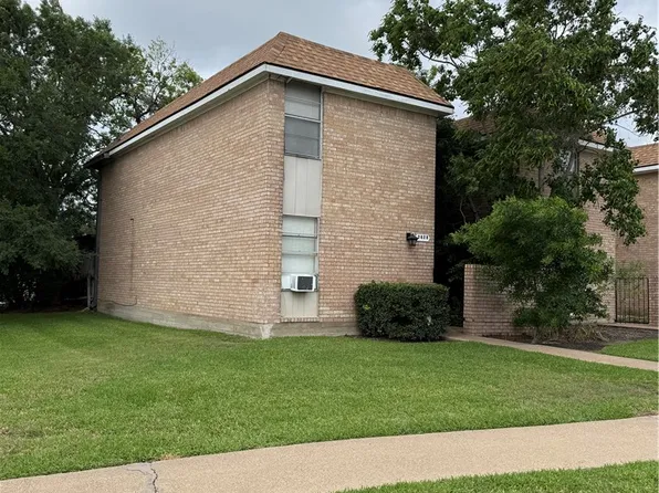 3828 Plainsman Ln, Bryan, TX 77802