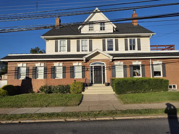 1955 W Main St, Norristown, PA