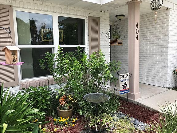 2nd image of 404 Shoal Ln