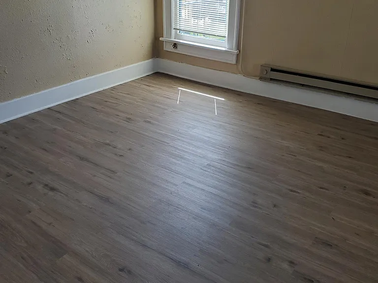 4-150 Sweetwater St #4 — Photo 3