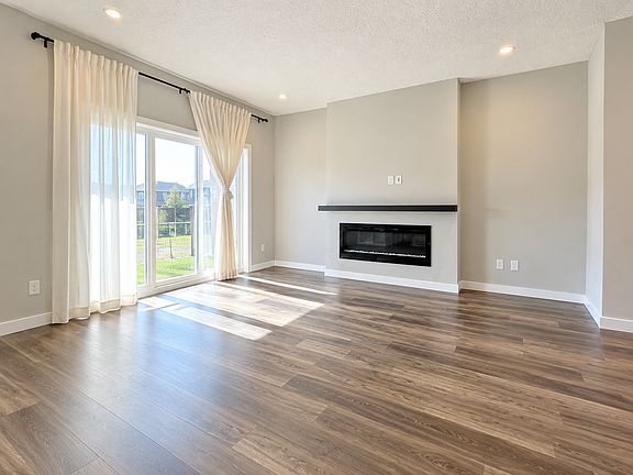 2nd image of 736 35th St SW