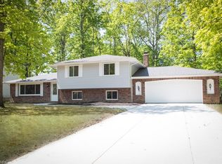 17075 Raccoon Trl, Strongsville, OH
