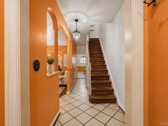 2nd image of 1402 E 37th Street
