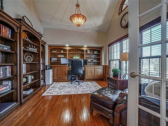 5th image of 2520 Minton Dr