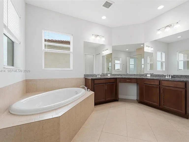 15239 Goldfinch Cir — Photo 20