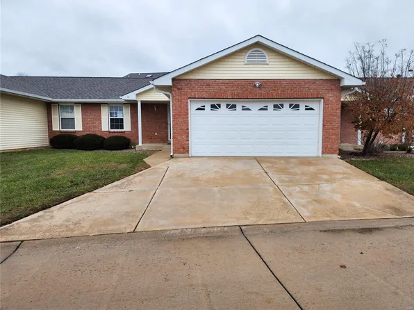 4 Wimbledon Ct, Troy, MO 63379