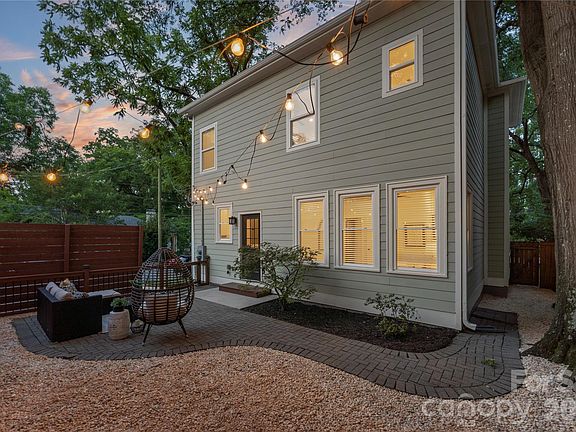 3rd image of 429 Pecan Ave