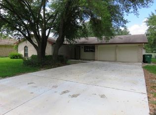 2201 Donna Dr, Taylor, TX 76574