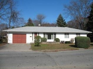 62 Briarwood Ave, Tiverton, RI 02878