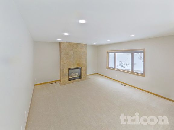 3rd image of 2303 Leyland Cir
