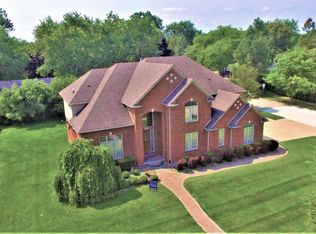 6901 Dakota Dr, Troy, MI 48098