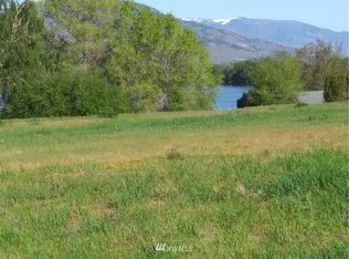 2 Eastlake Rd, Oroville, WA 98844